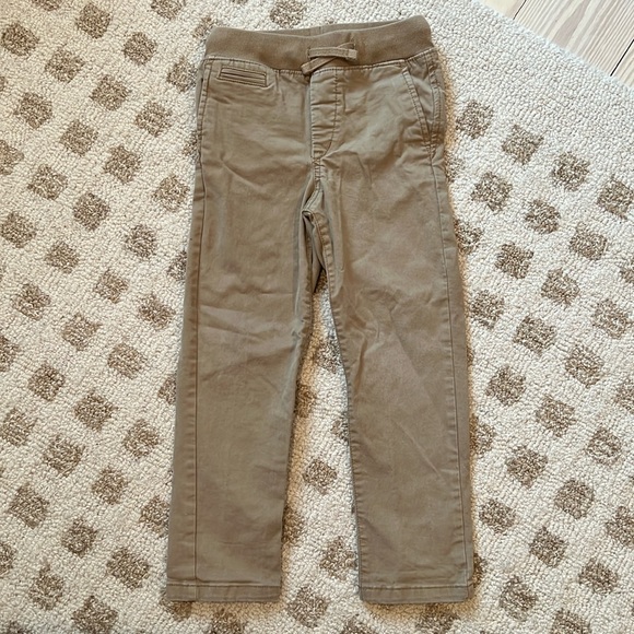 GAP Khaki Pants School Uniform Size size 5T (2 Pairs) - Picture 3 of 5